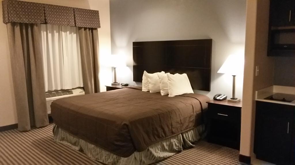 Atria Inn & Suites Three Rivers Room photo